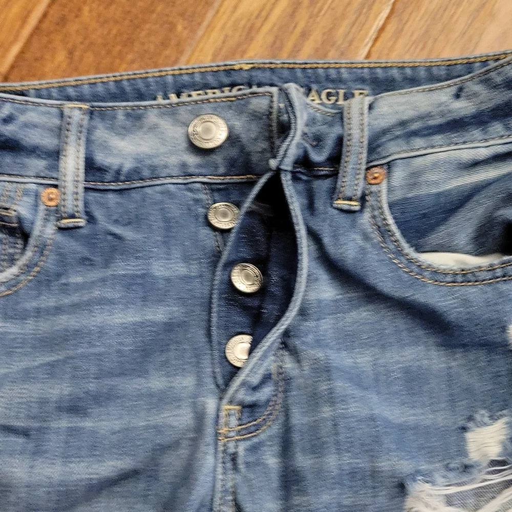 American Eagle Button Fly Tom girl jeans - Picture 2 of 4